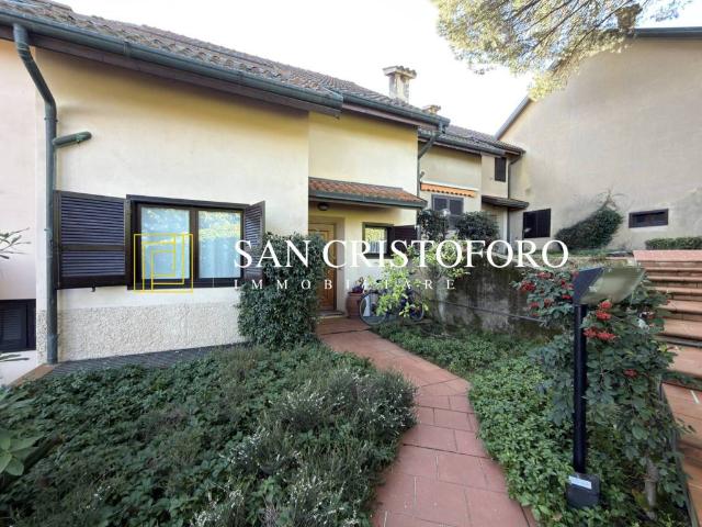 Villa in vendita a Barlassina MB