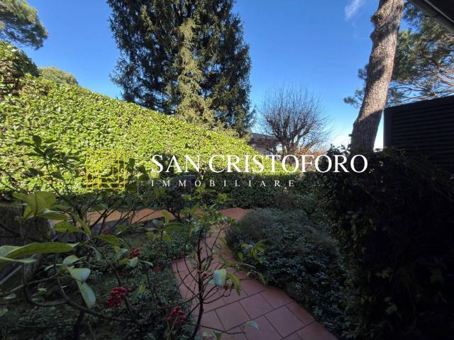 Villa in vendita a Barlassina MB