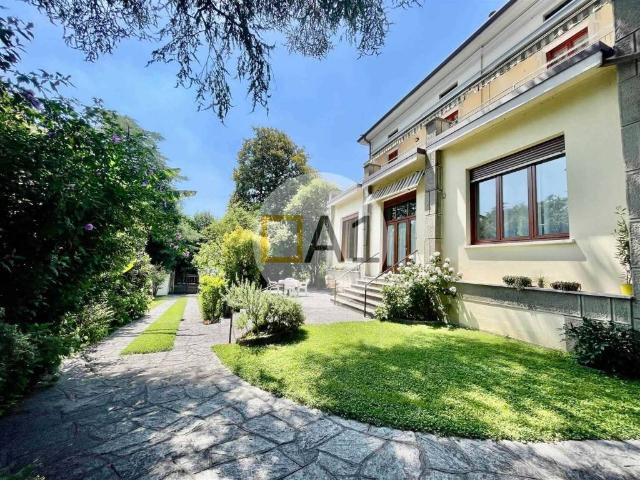 Villa in vendita a Barlassina MB