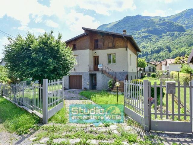 Villa in vendita a Barni CO