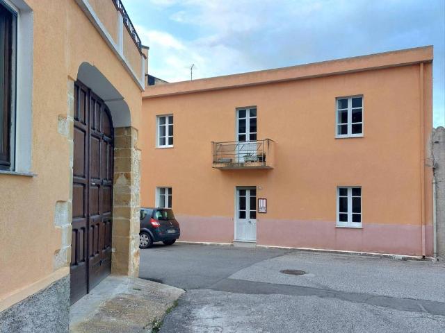 Villa in vendita a Barumini VS