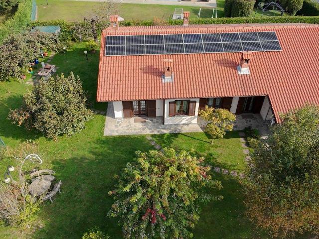 Villa in vendita a Barzago