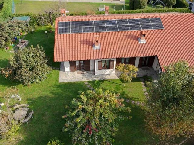 Villa in vendita a Barzago LC