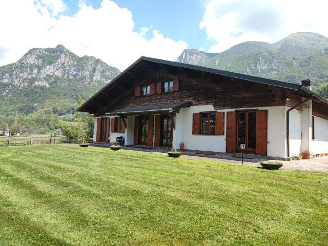 Villa in vendita a Barzio LC