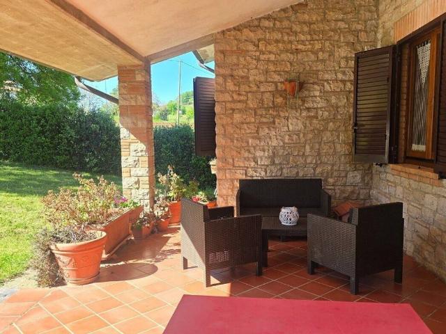 Villa in vendita a Baschi TR