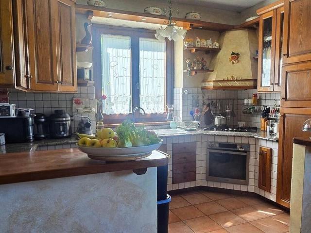 Villa in vendita a Baschi TR