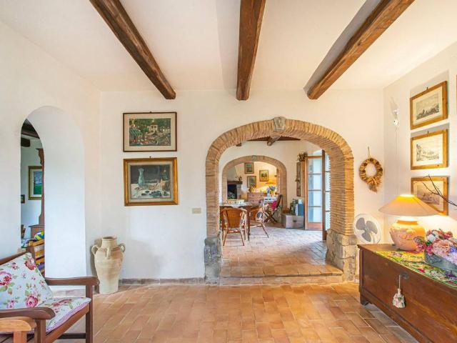 Villa in vendita a Baschi TR