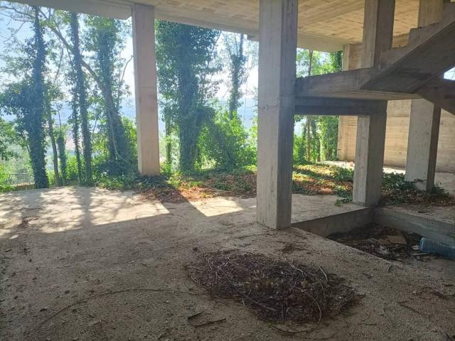 Villa in vendita a Basciano TE
