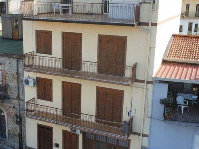 Villa in vendita a Basicò ME