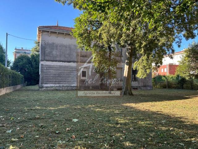 Villa in vendita a Bassano del Grappa VI