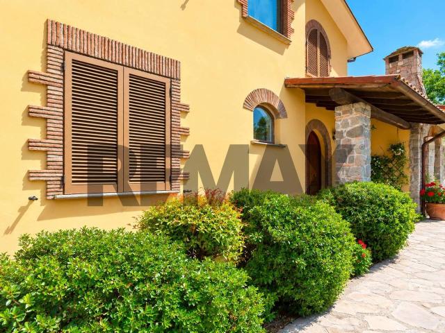 Villa in vendita a Bassano In Teverina