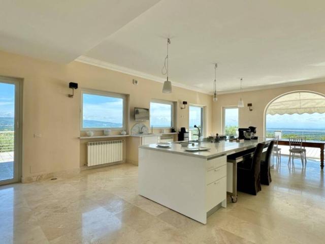 Villa in vendita a Bassano Romano VT