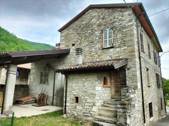 Villa in vendita a Bettola PC