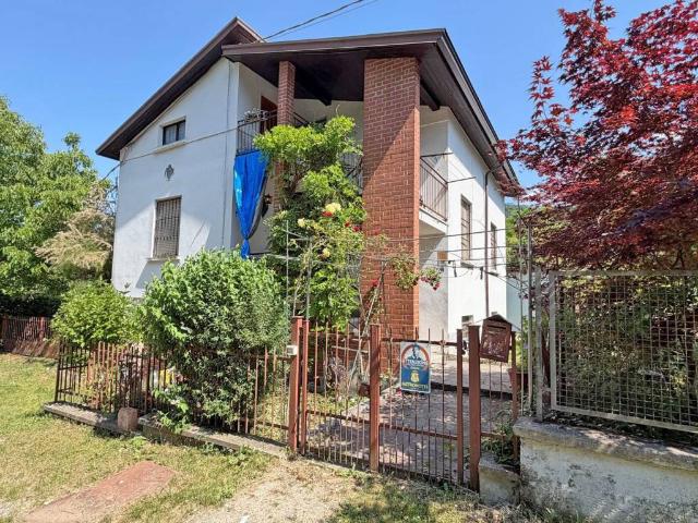 Villa in vendita a Bettola PC