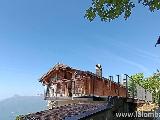 Villa in vendita a Bellano LC