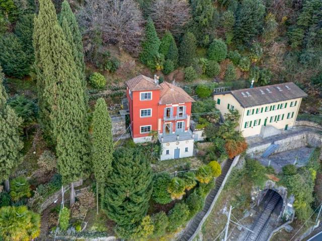 Villa in vendita a Bellano LC