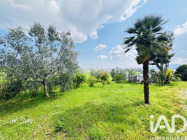 Casa indipendente in vendita a Bellante TE