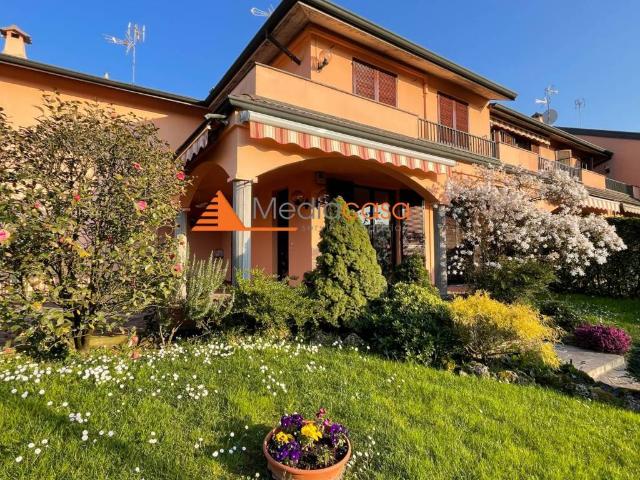 Villa in vendita a Bellinzago Lombardo MI