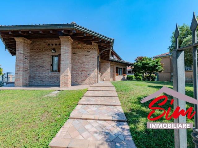 Villa in vendita a Bellinzago Novarese NO