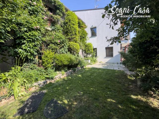 Villa in vendita a Bellinzago Novarese NO