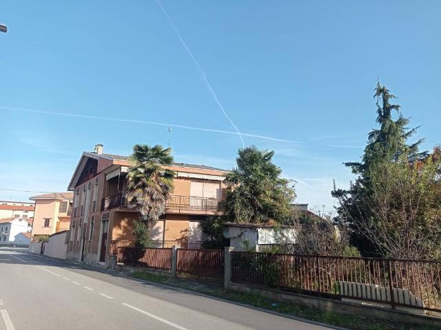 Villa in vendita a Bellinzago Novarese NO