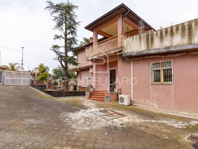 Villa in vendita a Belpasso CT