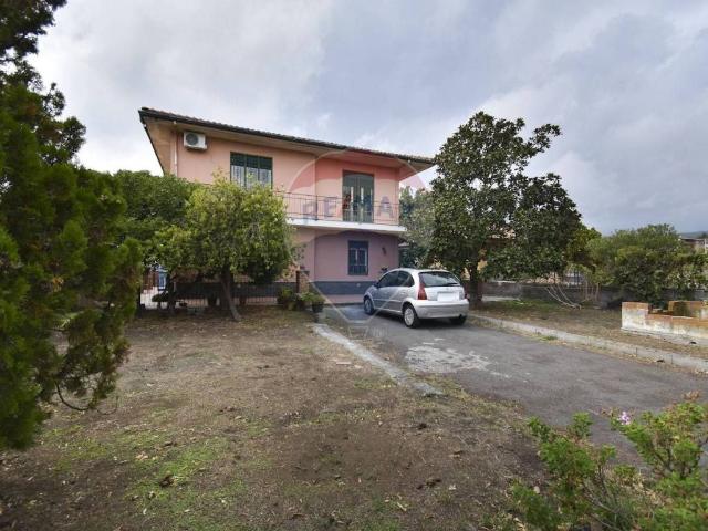 Villa in vendita a Belpasso CT