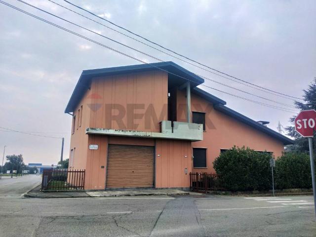 Villa in vendita a Benna BI