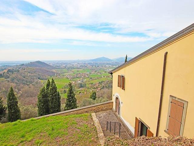 Villa in vendita a Bergamo BG