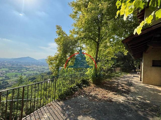 Casa indipendente in vendita a Bergamo BG