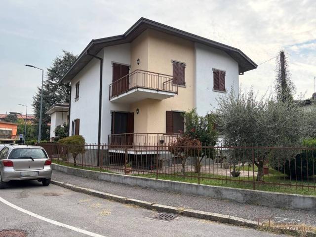Villa in vendita a Bergamo BG