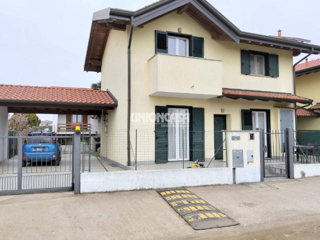 Villa in vendita a Beregazzo con Figliaro CO