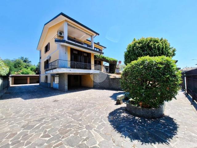 Villa in vendita a Bernate Ticino MI