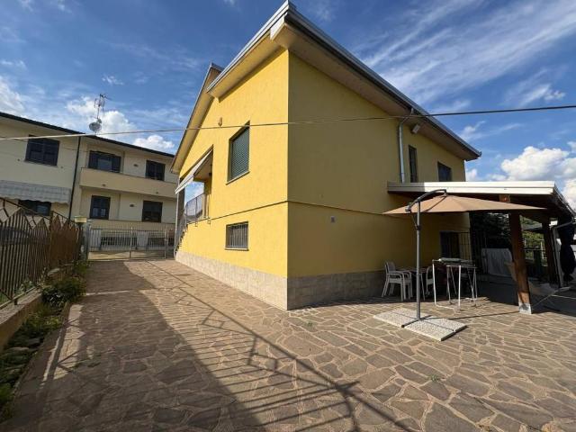 Villa in vendita a Bernate Ticino MI