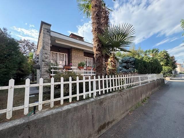 Villa in vendita a Bernareggio MB