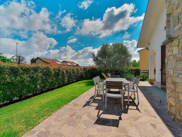 Villa in vendita a Bernareggio MB