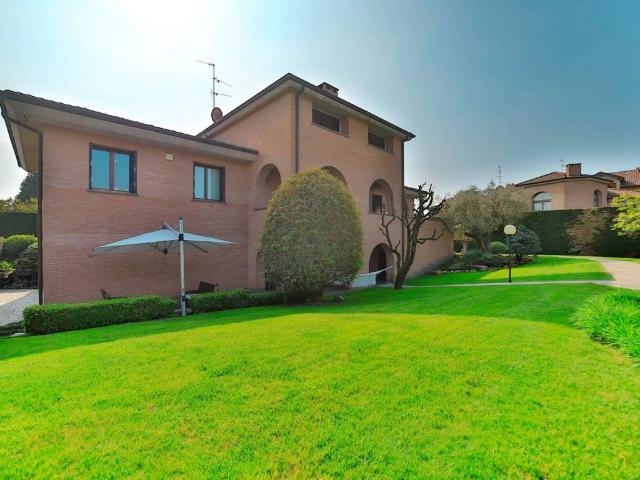 Villa in vendita a Bernareggio MB