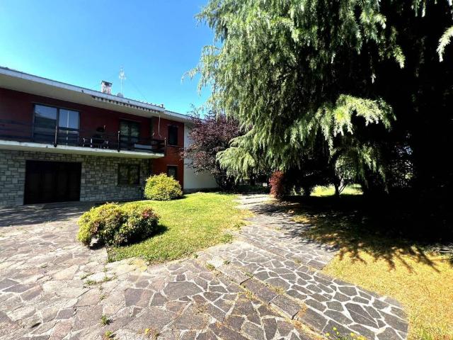 Villa in vendita a Bernareggio MB