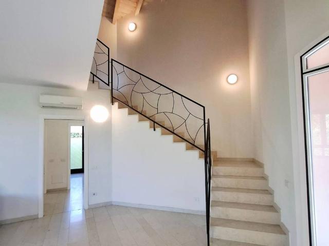 Villa in vendita a Bernareggio MB