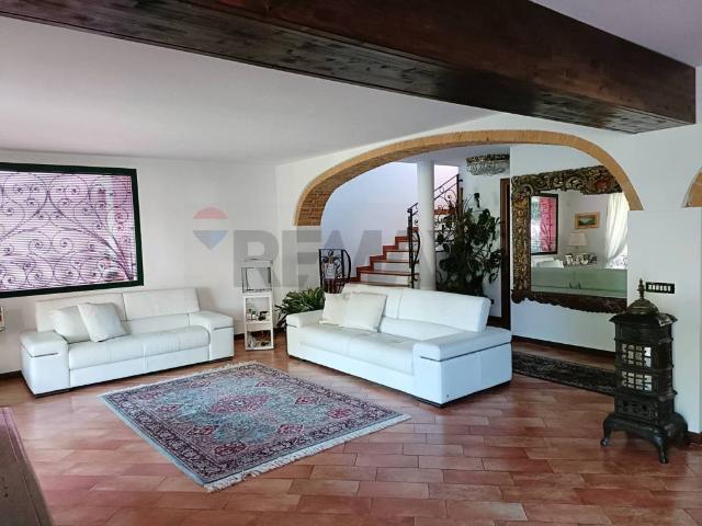 Villa in vendita a Bernareggio MB