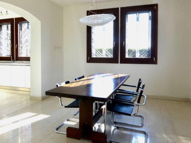 Villa in vendita a Bernareggio MB