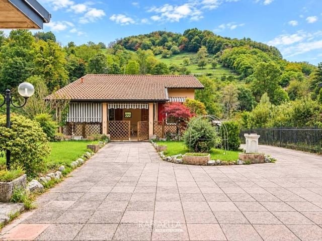 Villa in vendita a Berzo San Fermo BG