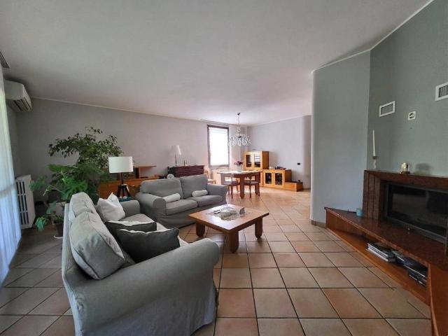 Villa in vendita a Besana in Brianza MB