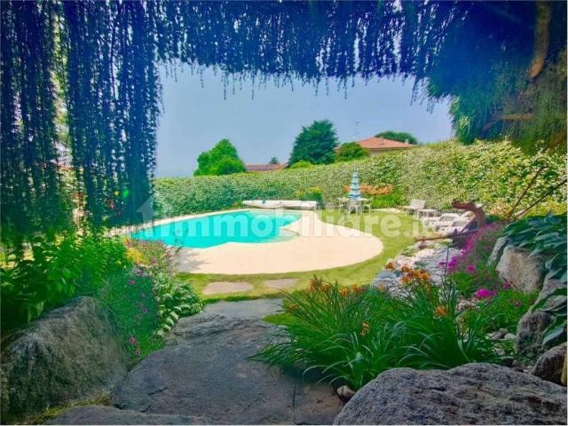Villa in vendita a Besozzo VA