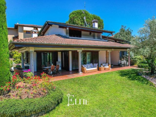 Villa in vendita a Besozzo VA