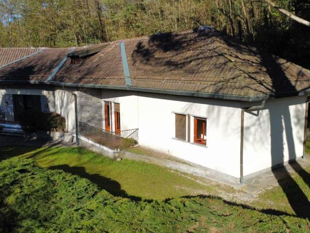 Villa in vendita a Besozzo VA