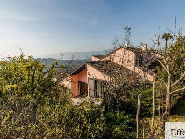 Villa in vendita a Besozzo VA