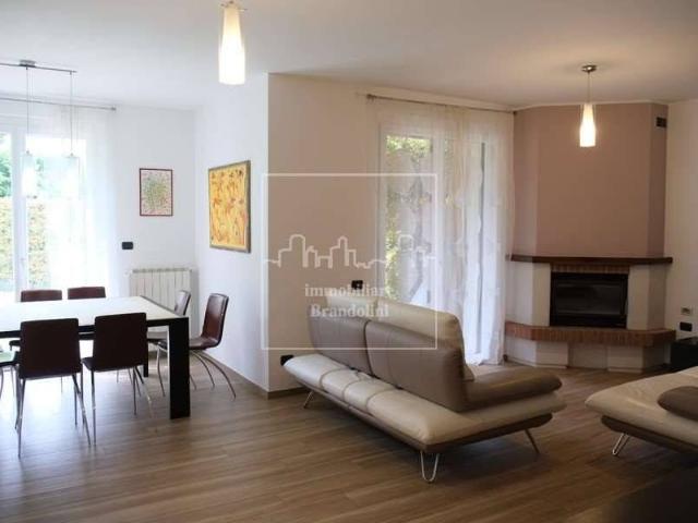 Villa in vendita a Besozzo VA