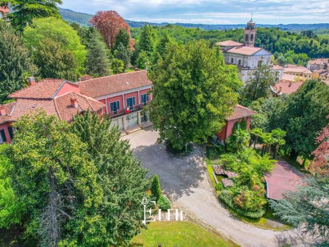 Villa in vendita a Besozzo VA