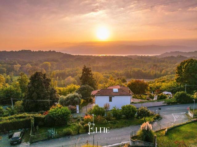 Villa in vendita a Besozzo VA